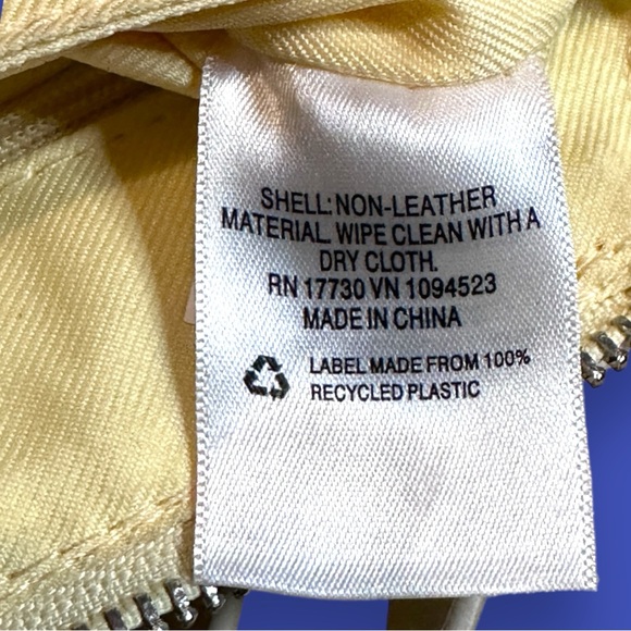 🎉HP🎉 a. new. day Belt Bag Faux Leather Petite in Creamy Yellow   One Size 👜 - Picture 8 of 9